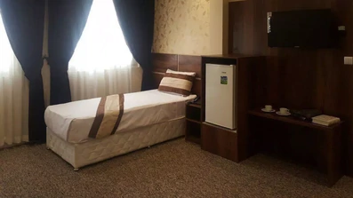 اتاق یک تخته هتل آپارتمان نور النجف مشهد