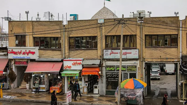 نمای کلی مهمانپذیر اردیبهشت همدان