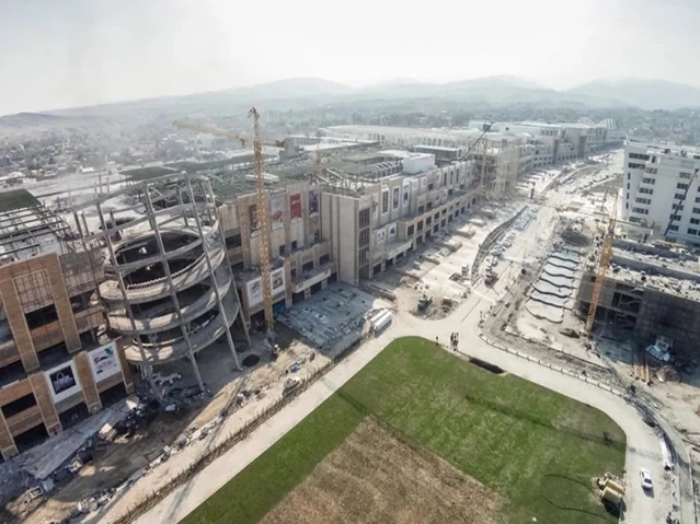 فضای باز هتل پدیده شاندیز