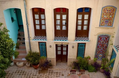 نمای کلی هتل پسین شیراز