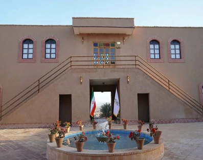 نمای روز ظاهر ساختمان