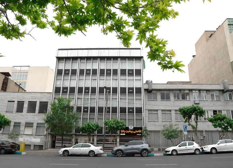 نمای مسافرخانه پرشین پلازا مطهری تهران از خیابان