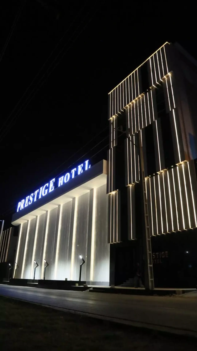 نمای کلی هتل پرستیژ اهواز
