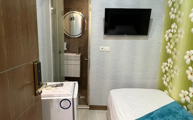 اتاق یک تخته هتل رز (یک ستاره) تهران