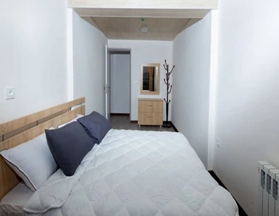 اتاق خواب با تخت دونفره