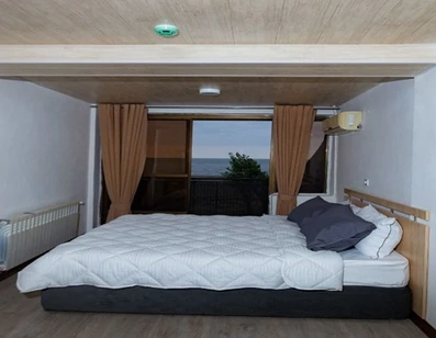 اتاق با منظره دریا با تخت دونفره