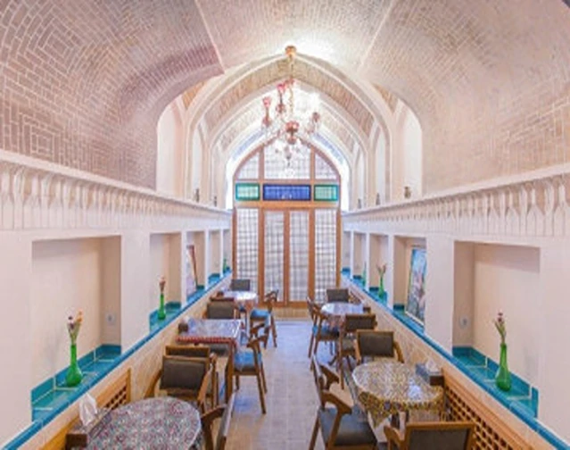 فضای سنتی ناهار خوری