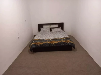 تخت دونفره در سوئیت های مسافرخانه شمس (ماوا) شیراز