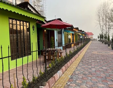 ساختمان و نمای بیرونی