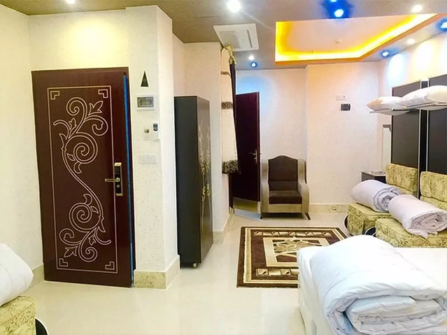 اتاق چهار تخته مهمانپذیر شهدا مشهد