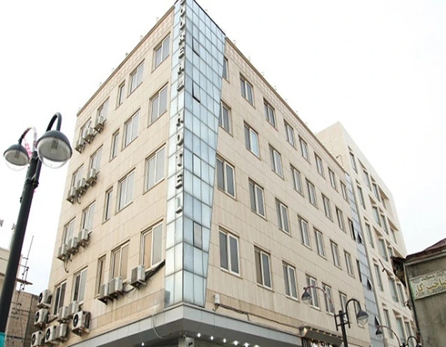 نمای کلی ساختمان از بیرون