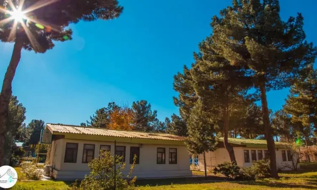 محوطه هتل ویلایی یادگار امام تهران