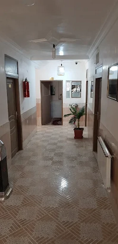 راهرو منتهی به اتاق ها مهمانپذیر زمرد بیرجند