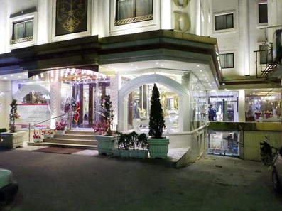 ورودی هتل آپارتمان