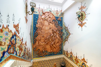 منبت کاری های نفیس روی دیوارهای بوتیک هتل آب میرزا مشهد