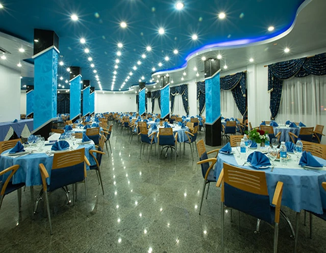 سالن سرو غذا با تم آبی