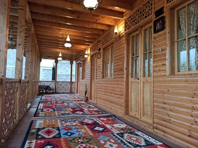 تراس اقامتگاه بوم گردی باباخان بندر انزلی