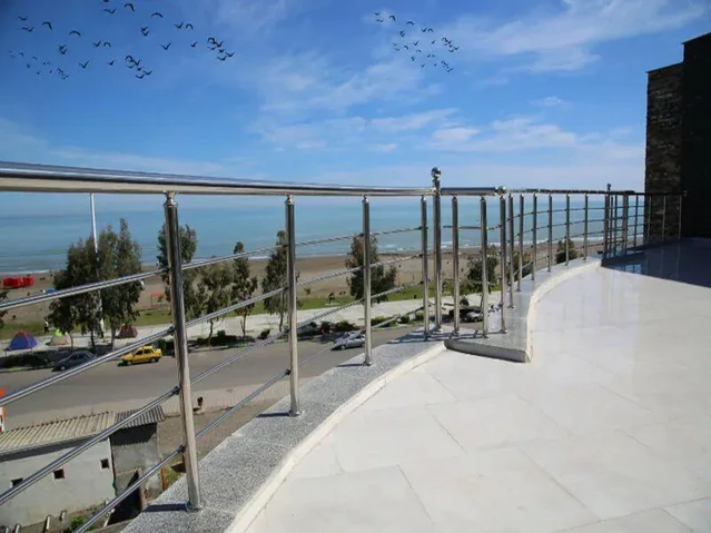 بالکن هتل دریا نوشهر رو به دریا