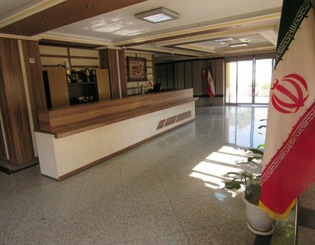 نمای روز از لابی