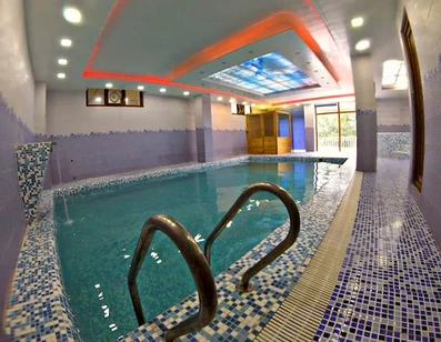 استخر  و سونا