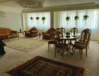 میز ناهار خوری و مبلمان