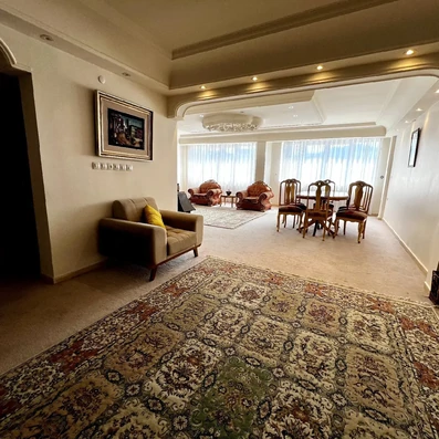 اتاق مبله  با آینه میزناهار خوزی