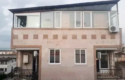 نمای ساختمان متل پوریا بابلسر با بالکن ها