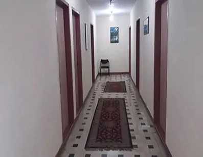 راهرو بین اتاق ها