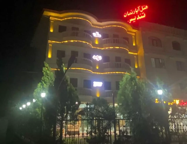 نمای بیرونی هتل تندیس فومن