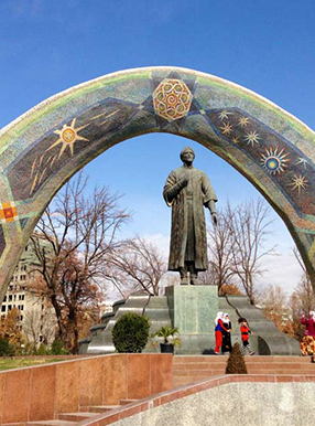 پارک رودکی در دوشنبه